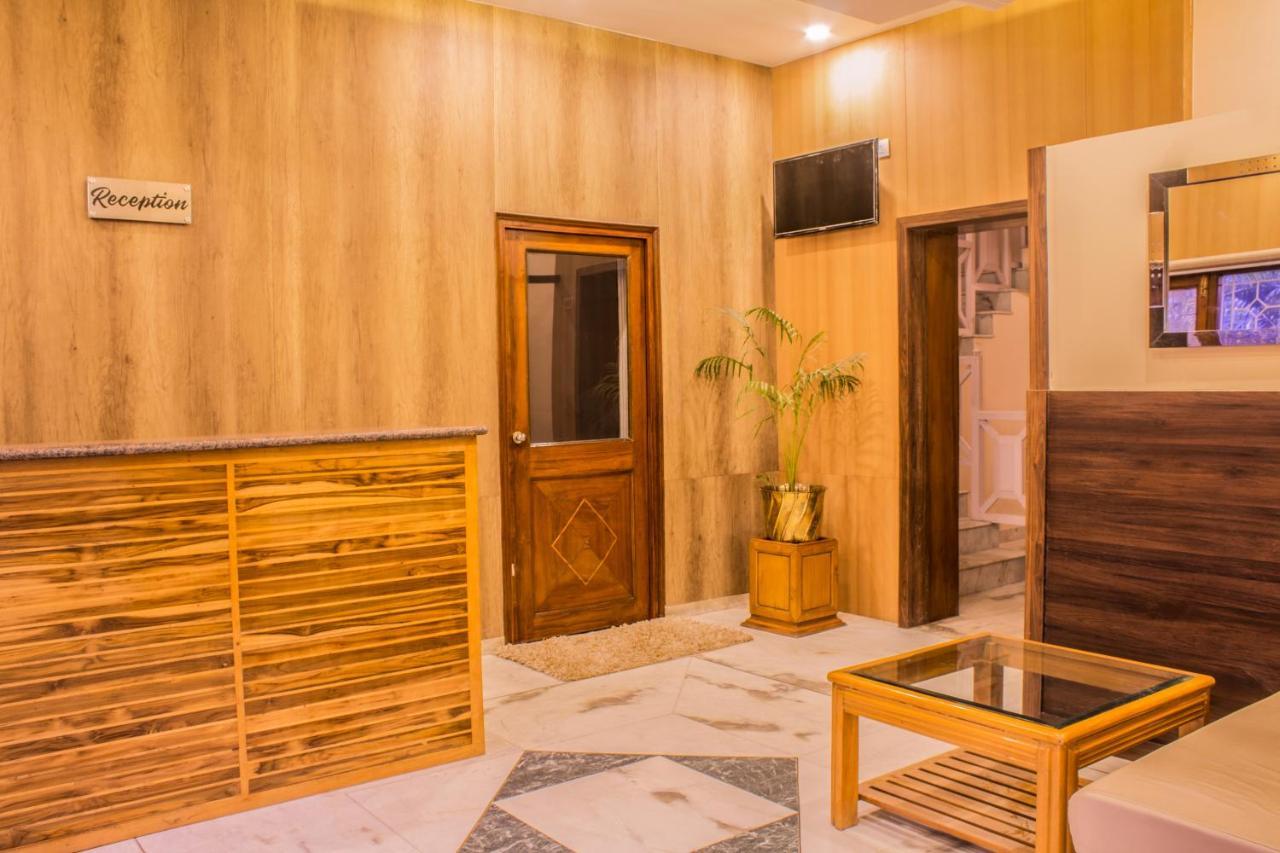 Lav Kush International Hotel Waranasi Zewnętrze zdjęcie