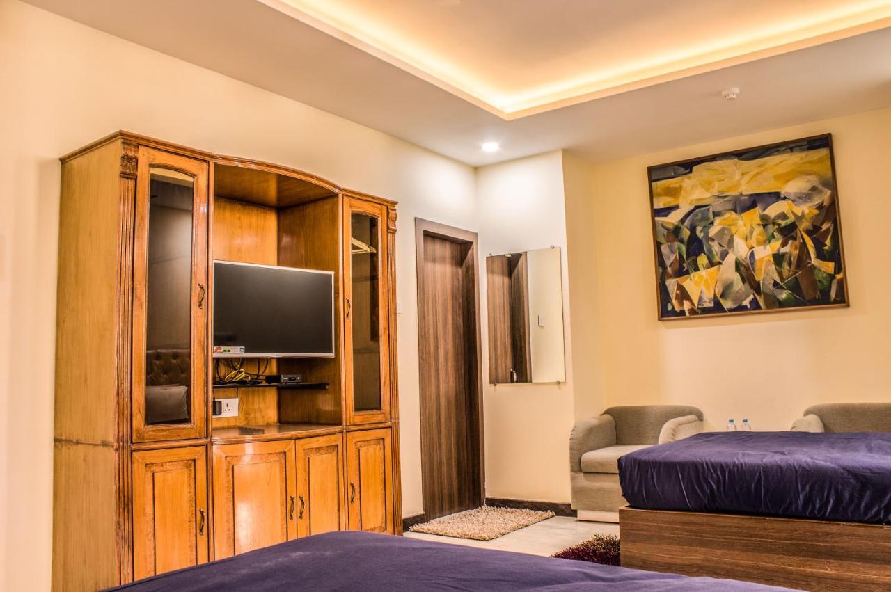 Lav Kush International Hotel Waranasi Zewnętrze zdjęcie