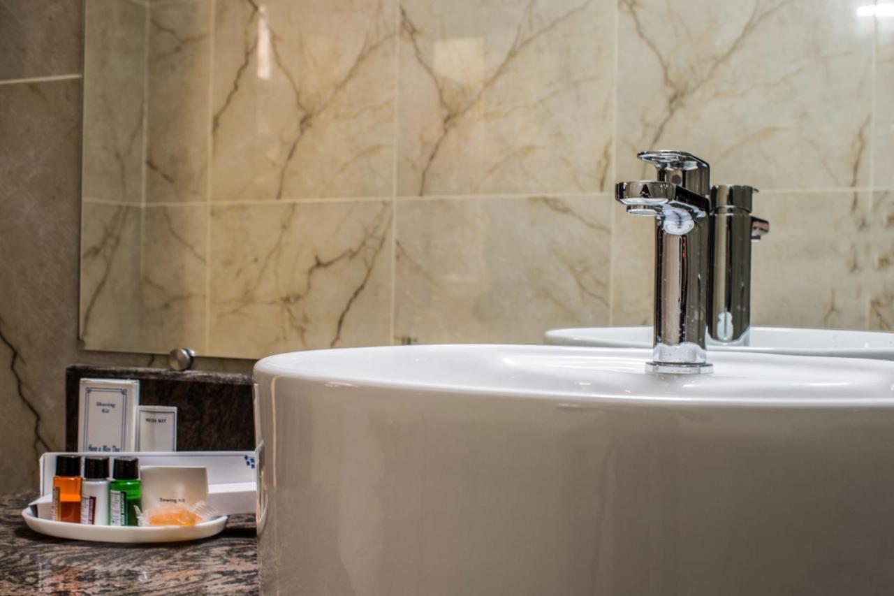 Lav Kush International Hotel Waranasi Zewnętrze zdjęcie
