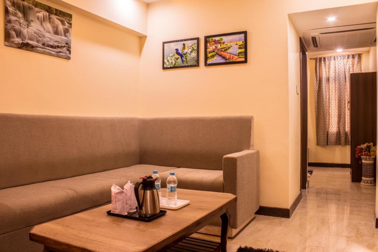 Lav Kush International Hotel Waranasi Zewnętrze zdjęcie