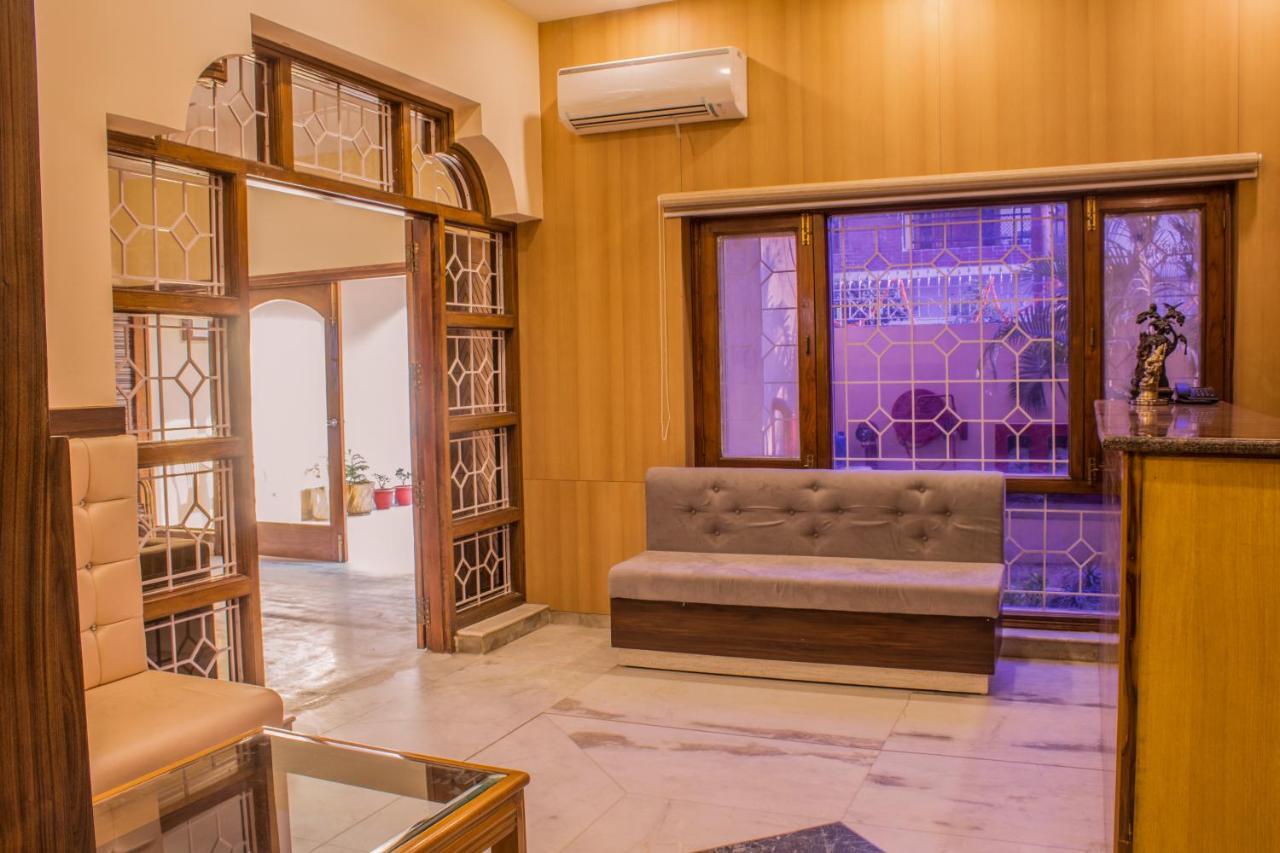 Lav Kush International Hotel Waranasi Zewnętrze zdjęcie