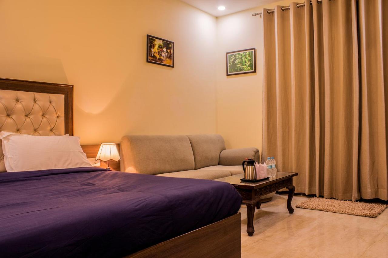 Lav Kush International Hotel Waranasi Zewnętrze zdjęcie